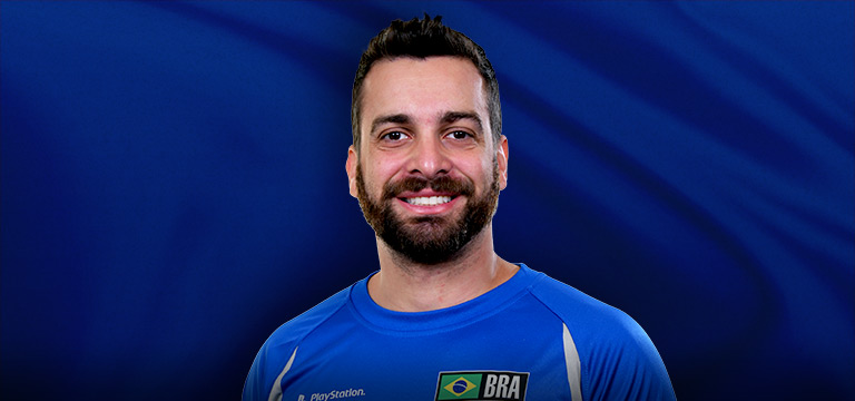 Retrato oficial do piloto brasileiro Lucas Bonelli, sexto colocado na Manufacturers Cup de Singapura.